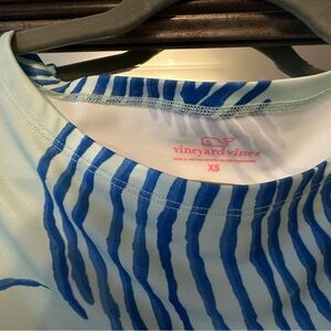 Vineyard Vines Blue Palm Leaf Rash Guard Top – Size XS